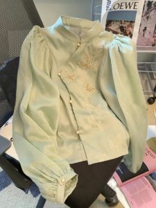 Chinese Style Embroidered Shirt Womens New Spring 2026 Floral Patterned Qipao Top Pure Color Loose Fit Commute Fashion