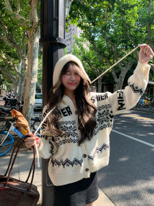เสื้อคาร์ดิแกนถัก Fair Isle ลายดอกไม้แบบหลวมๆ สไตล์อเมริกันสำหรับฤดูใบไม้ร่วง/ฤดูหนาว เสื้อคลุมกันหนาวสำหรับผู้ชายและผู้หญิง R1DGE