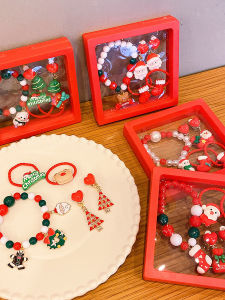 ของขวัญคริสต์มาสสุดน่ารัก สร้อยข้อมือ ต่างหู ริบบิ้นสำหรับผูกผม ชุดเต็มสำหรับแฟนสาว วัสดุผสม ราคาไม่เกิน 20 หยวน