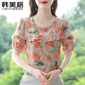 เสื้อเชิ้ตผ้าชีฟองแขนสั้นลายดอกไม้หลวมๆ สำหรับคุณแม่ในฤดูร้อนปี 2025 เสื้อเชิ้ตแขนสั้นทรงหลวมๆ ปกโปโล คอตั้ง แขนพอง เสื้อผ้าทำงานสไตล์เกาหลี