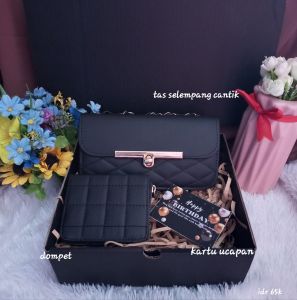 Paket kado cewek ulang tahun/hampers cewek ulang tahun Premium tas selemoang cantik dan jam tangan gold elegan/gift box cewek