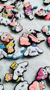 SET 10 STICKER CHARM  DẺO GẮN DÉP SỤC. TRANG TRÍ PHỤ KIỆN.(có nút gài)