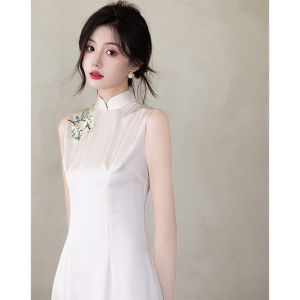 Chinese Style Elegant Embroidered Cheongsam