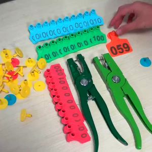 100 ชิ้น บรรจุภัณฑ์กระเป๋า ป้ายเบอร์หูสัตว์ โค้ด สูง หมอน คีมเหล่อ สูง หมอน คีมทำประวัติสัตว์เลี้ยง กระดาษ อุปกรณ์ปศูสัตว์