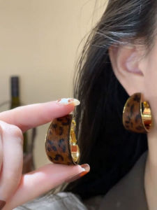 Fashionable Unique Geometric Large Circle Vintage Leopard Print Womens Earrings Elegant Personality Jewelry Ear Decorations