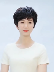 วิกผมสั้นสตรี100% เส้นผมมนุษย์วิกผมทรงแสกกลางแก่และสูงอายุส่งวิกผมจริงแม่น้ำหนักเบาธรรมชาติและระบายอากาศได้เหมือนจริง