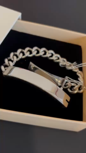 สร้อยข้อมือเงินแท้92.5% ลายเลสแบน ร้อยแผ่นเงิน หนัก 2.6 บาทตัน ยาว 7-8 นิ้ว(งานไทย)