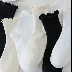 ถุงเท้าน่ารักของสาวน้อย ถุงเท้าลายดอกไม้ ถุงเท้าแบบสะดวกสบาย ไวท์ ซอกซ์ เฟรดดี้ เลซูรี โลโพลิส ถุงเท้าน่ารัก เท้าสาวญี่ปุ่นนิ้วเท้าใกล้เคียง ถุงเท้านักเรียน ถุงเท้าแฟชั่น รุ่น LA361