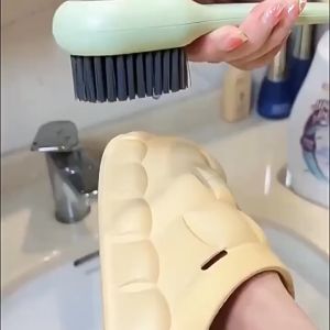 Sikat Sepatu Multifungsi Dispenser Sabun Sikat Sepatu/Baju Sikat Permbersih Multifungsi Brush With Liquid Dispenser