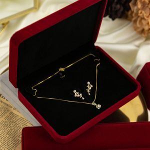 1PC (Retro Simple Rings Necklaces Bracelets Jewelry Gold Jade Jewelry Sets High-grade Flannel Storage Sets Jewelry Displ