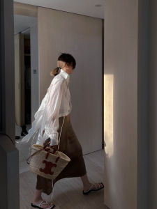 Moershop เสื้อเชิ้ตกันแดดดีไซน์เนอร์ดีไซน์เนอร์สไตล์เกาหลีสำหรับผู้หญิงเสื้อเชิ้ตสีขาวสำหรับฤดูร้อนเสื้อท่อนบน