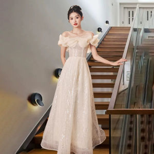 Elegant Champagne Color One-Shoulder Evening Gown Womens Fashionable Mid-Waist Floor-Length Wedding Dress for Performances