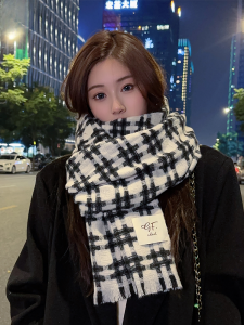 Miiow | Thickened Plaid Scarf Womens Autumn Winter New High-End Warmth Korean Style MiiOW Cat Person Scarf Shawl For Students And Couples