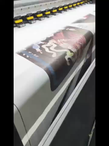 Maikling manggas New Years T-shirt angkop para sa holiday wear