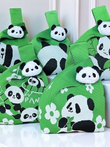 Adorable Animal Knitted Gift Bag Panda Handbag Birthday Souvenir Childrens Day Graduation Season Cute Storage Bag for Everyone