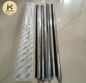 Pelipit Karet Kaca Luar Mobil Terios Rush Lama Crome Original