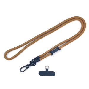 The 8mm thick solid color metal hook of the phone lanyard is detachable and can be carried diagonally making it more secure
