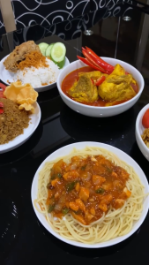 Tabitha Lemari Makanan Tertutup Rak Display Makanan Food Storage Cabinet Anti Serangga Tabitha Voyah