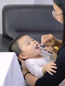 Lil’ Curators Disposable Newborn Oral Cleaners 32pcs | Baby Oral Toothbrush Cotton Gauze Swabs