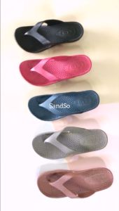 SandSo - 112 Polos Flip Flops Sandals Wanita Karet Rubber Sandal Jepit Capit Flat Teplek Sendal Slip On Slipper Flip Flop Flipper Slide Sol Sole Mule Jelly Perempuan Cewe Cewek Empuk Lentur Plain Rumah Kamar Mandi Pantai Anti Licin Air Selip Slop Selop