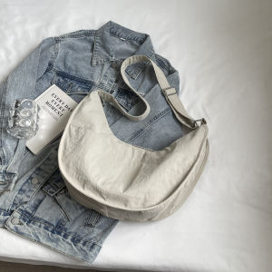 กระเป๋าสะพายไหล่ผ้าไนลอนสไตล์เกาหลีขนาดใหญ่สำหรับผู้หญิง กระเป๋าสะพายลำลองสำหรับเดินทาง กระเป๋าทรงหมูป่า กระเป๋าสะพายไหล่ข้างเดียว