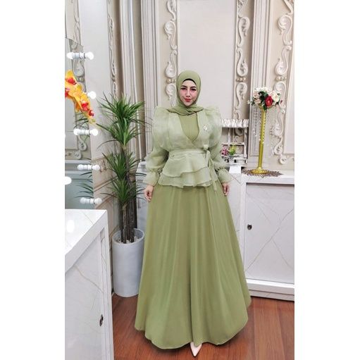 Porno seks kuyov qaynonasini sikadi Berkova bilan porno, uy 2