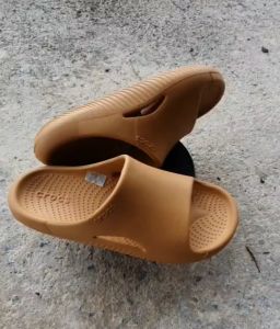 รองเทาแตะ แบบสวม คร็อคส์ Mellow Recovery Slide สวยใส่สบาย มีไซส์ 36-45