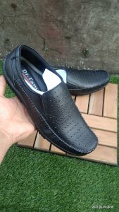 sepatu mokasin santai sepatu kasual pria kilit