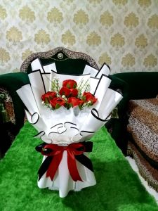 buket bunga satin/buket bunga/buket mawar satin/buket wisuda/buket anniversary/buket ultah/buket valentine/buket murah