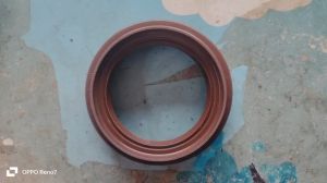 Phớt chắn dầu (oil seal) lắp đuôi cầu sau 4.5 - 6 tấn.Thông số: 62x93x13/30 2 tầng