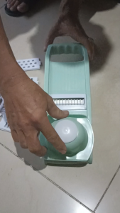 Parutan Manual Serbaguna 6 in 1: Parutan Sayur Praktis & Mudah Digunakan