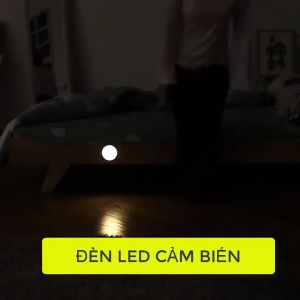 Đen Led Pin Trâu Sạc Một Lần Sử Dụng 5 - 7 Ngày Cảm Biến Chuyển Động ( Ánh Sáng Vàng ) Để Trong Tối Kèm Sạc - Bảo Hành Hư Đổi Mới