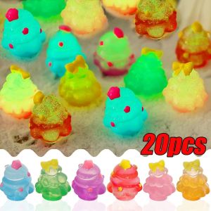 ตุ๊กตาเรซิ่นตั้งโต๊ะเรืองแสงสำหรับต้นคริสต์มาสการตกแต่ง DIY ของเล่นขนาดเล็กสำหรับเด็กสวนบ้านภูมิทัศน์ขนาดเล็ก