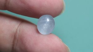 3.35 ct พลอยแท้ พลอยดิบ นิหร่า สีฟ้าอ่อน พม่า (Unheated Blue Sky Sapphire)