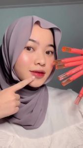 DAZZLE ME Glossip Girl Lip Cream