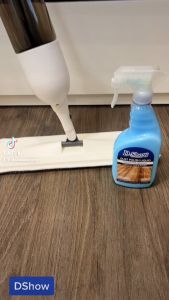 DShow น้ำยาดันฝุ่น น้ำยาเก็บฝุ่น เช็ดฝุ่นละออง (สีเขียว) ขนาด 3400มล. พื้นไม้ ลามิเนต ( Dust Polish Liquid )