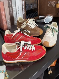 Womens Casual Sport Shoes Thick Bottom High Top Sneakers Anti-Slip Spring New Style Versatile Deoxynucleotide Increase Training Shoes