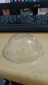 Tutup Datar / Tutup Cembung Plastik Cocok Untuk Semua Ukuran Gelas (ISI 50pcs)