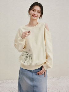 Yigue | Design Off-Shoulder Round Neck Print Oversize Slimming Sweatshirt