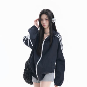 zuocisankon | American Retro Hoodie with Stripes and Bow Tie Detail