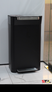 Thùng rác nén rác và khử mùi Joseph Joseph Titan 30L 30146 màu đen Carbon SNT Kitchen