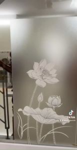 Tranh Dán Kính Hoa Sen Màu Trắng Nổi Bật Hòa Nhã - IT17