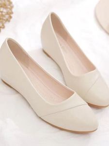 ทันสมัย นุ่ม หนัง รองเท้าเดี่ยวส้นแบน ผู้หญิง หัวมน หลากหลาย สวมใส่สบายตลอดทั้งวัน กันลื่น นุ่ม รองเท้าทํางานพื้นรองเท้า