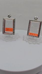 M#00014กลาง/บาง ตลับพระ/กรอบพระสเตนเลสลายไทย วงใน 2.4x3.2 ซม พิมพ์สี่เหลี่ยมสมเด็จกลางหรือใกล้เคียง ขนาดที่ใส่สวย 2.1x2.9 ซม