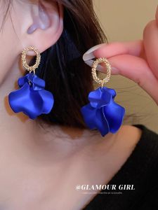 Unique Petal Earrings Womens Fashion Design Sense Ear Jewelry Personality Korean Style Fresh out Stock HE10917
