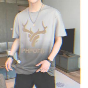 LHMoonlight แนะนำ✨สุดยอดเสื้อยืดผู้ชายคอกลมแขนสั้นสลับสี 3 ตัว เลือกขึ้นอย่างมีให้ สีที่เป็นเรื่องที่สนใจ เสื้อแฟชั่นสกรีนลายเขากวางสีทองเท่ห์สุดๆ และสบายที่ยั่งยืน เสื้อผ้าผชผ้านิ้วเรียบเนียน