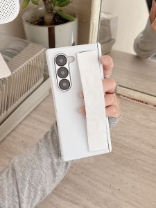 เคสโทรศัพท์ Samsung ZFold7 ZFold6 ZFold5 ZFold4 ZFold3 แบบหน้าจอพับได้พร้อมสายรัดหนังสัมผัสหรูหรา ป้องกันการตกหล่น