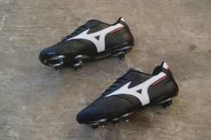 sepatu bola kulit sapi Mizuno hitam pull besi best quality