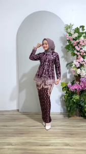 Setelan Kebaya Modern dan Kemeja Batik Pria Lengan Panjang Untuk Pasangan Pesta Terbaru Sarita Murah