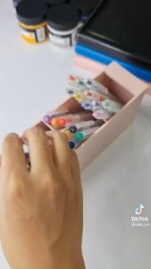 Bút bi nước mực gel bấm nhiều màu 0.5mm Deli xinh xắn nhanh khô viết đều trơn tru lâu hết mực chất lượng cao EG118 l2